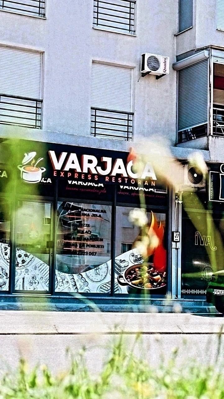 Varjača Express restoran — ulaz i izlog, Podgorica